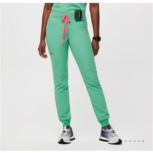 FIGS Hight Waisted Zamora Jogger Scrub Pant - surgical green